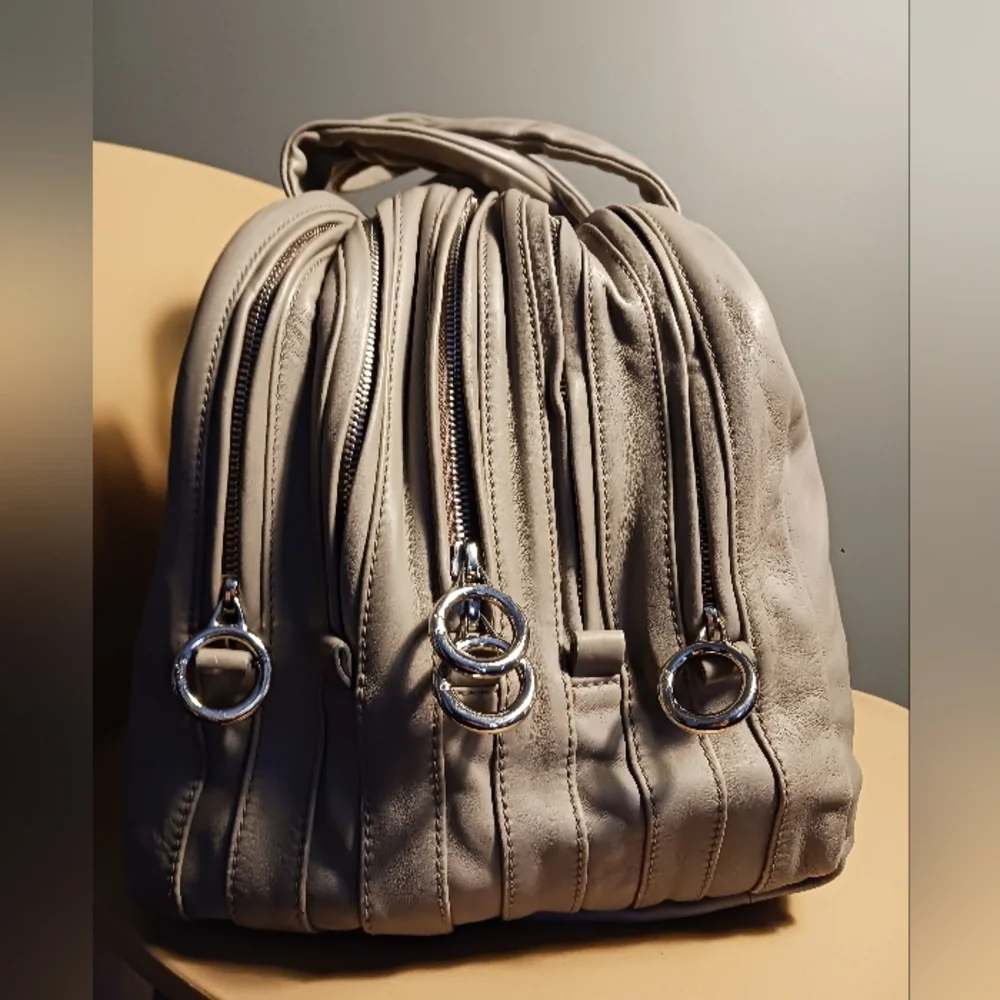 D&G LILLY SOFT gray, or taupe color travel bag - Picture 5 of 16